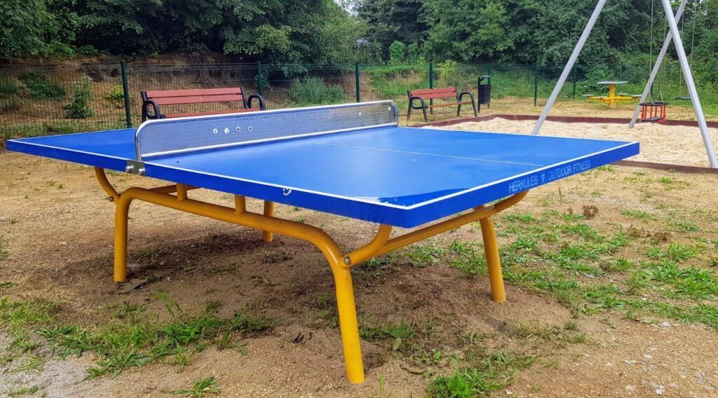 Stół zewnętrzny do tenisa stołowego, ping ponga