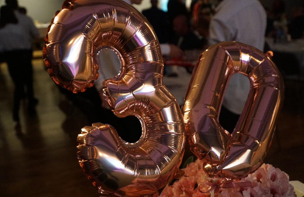 Balony w kształcie liczby 30