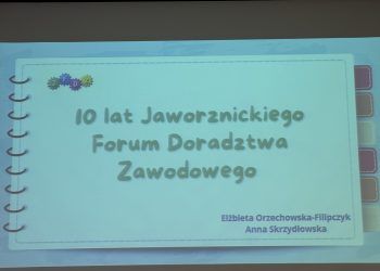 Slajd z napisem "10 lat Jaworznickiego Forum Doradztwa Zawodowego"
